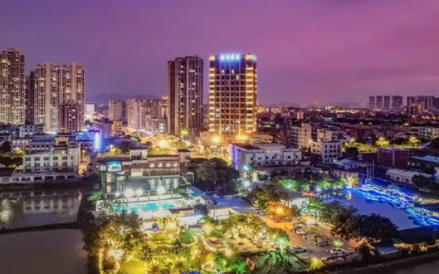Foshan Yuefeng High-altitude Garden Panorama Hotel (Jiujiangzhen Xinji Plaza)