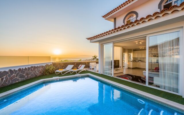 Luxury Villa Ocean View, Heated Pool