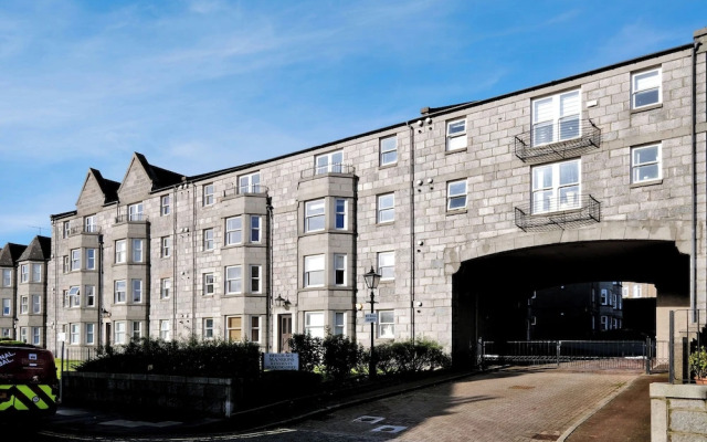 Orange Apartments - Belgrave Mansions