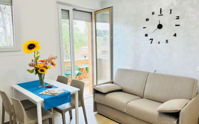 Comfy Apartment With Terrace by Beahostrentals