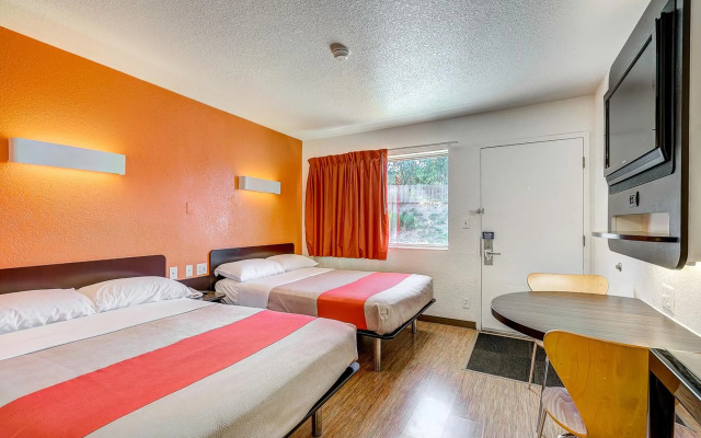 Motel 6 Thornton, CO