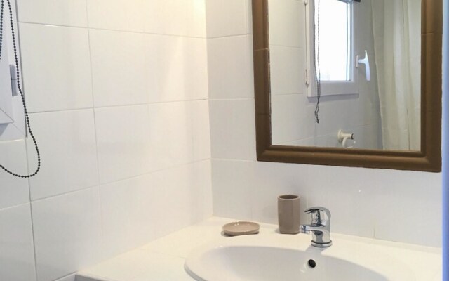 Apartment With one Bedroom in Maussane-les-alpilles, With Pool Access,