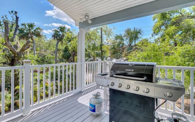 4BR Beach-Central Duplex by RedAwning