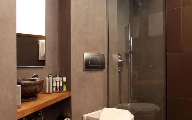 Seleni Suites