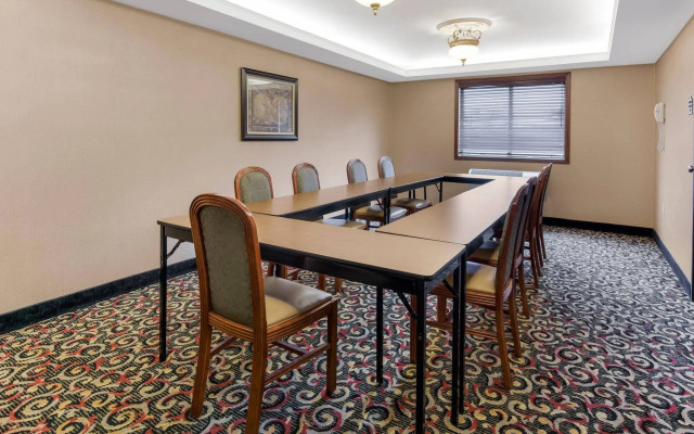 Comfort Inn & Suites South Hill I-85