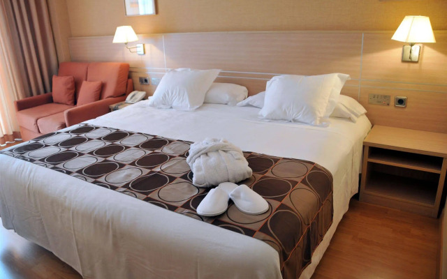 Отель B&B Hotel Tarragona Valls