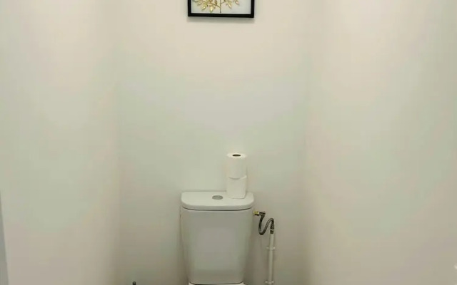 We Live In R - Suite 101