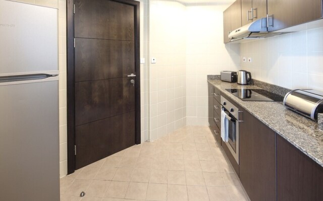 Modern + Light 2BR in Dubai Marina w/ Sea Views!