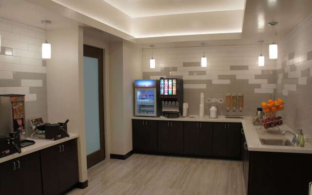 La Quinta Inn & Suites by Wyndham Mobile