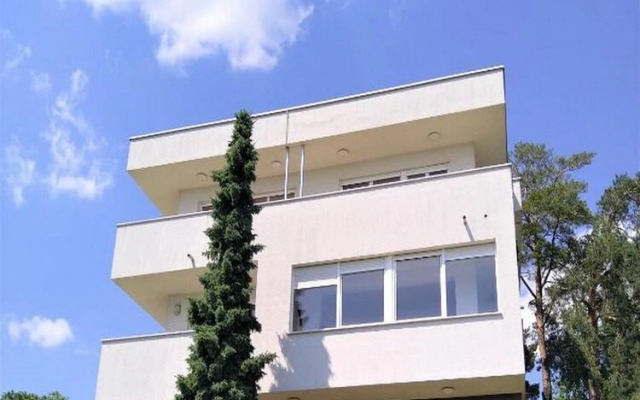 Villa Wolkenhawk - Five Bedroom Villa With Indoor Swimming Pool