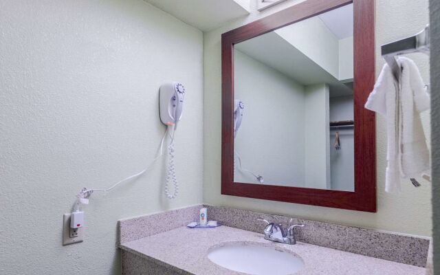 Cardinal Inn & Suites