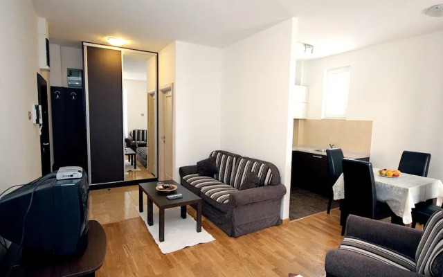 Apartments Mirista