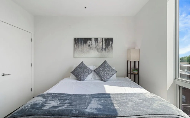 New & Modern  Lux City Escape