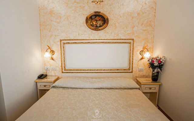 Viktoria Palace Hotel