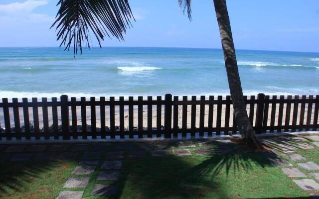 Love Birds Beach Hotel