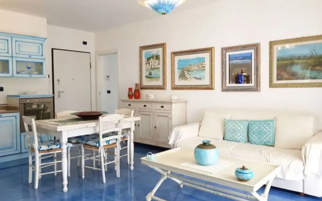 Oltremare apartment with large veranda for 6 people