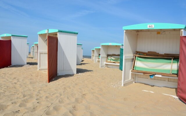 Cozy Apartment in Katwijk with Balcony