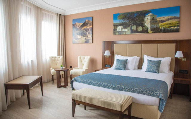 Xenon Hotel & SPA