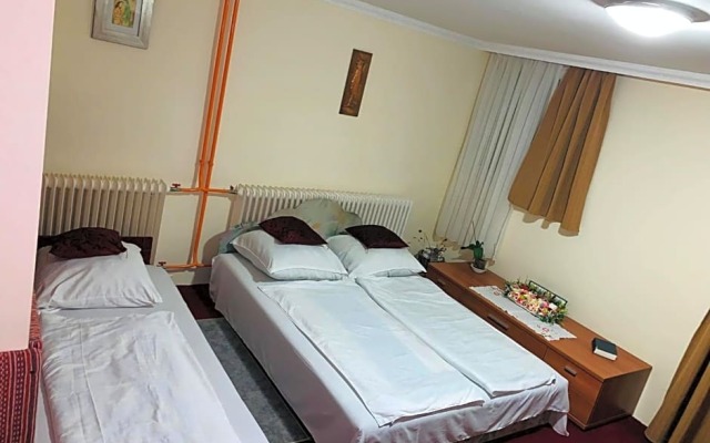 Rózsás Motel