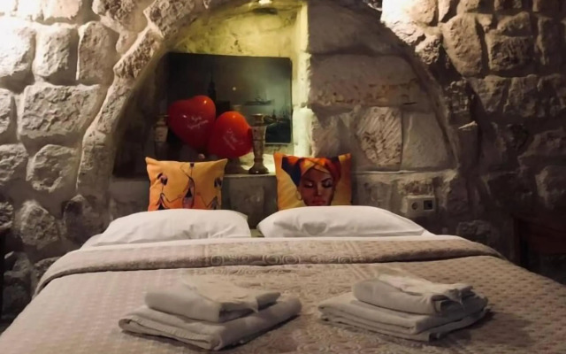 Sinasos Palace Cave Hotel