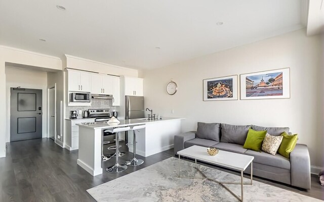 Iconic Rideau 1Bd Unit Balcony Free Parking 1