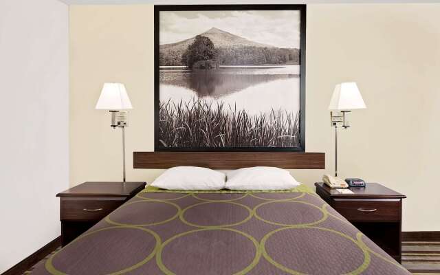 Super 8 by Wyndham Waynesboro