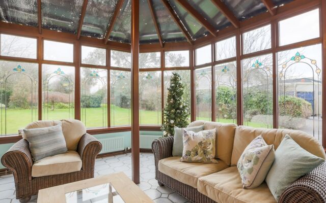 Vicarsford Farmhouse with Hot Tub near St Andrews