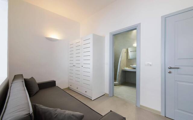 Central Fira Hotel