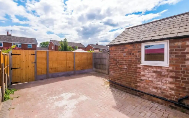 127 Minshull New Road