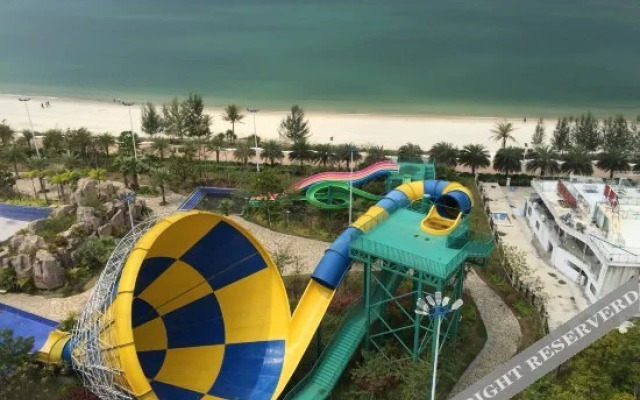 Penguin Holiday Hotel (Huidong Ocean Park)