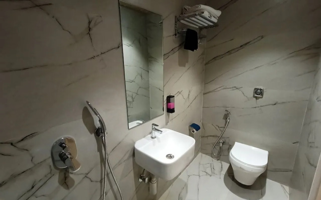 Hotel Golden Suites - Near Nesco