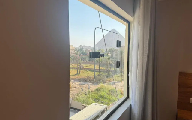 Palacio Pyramids Hotel