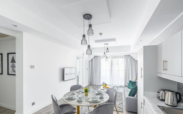 LUX Holiday Home - IBN Residence 1