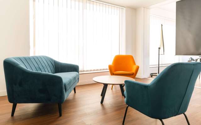 CAMPANILE MARSEILLE EST - Aubagne