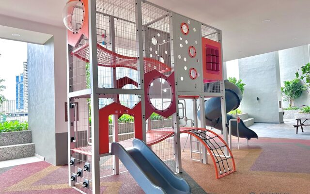 Twin Tower Residence by Stayrene