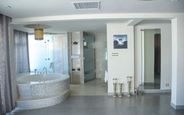 Royal Shaza Suites