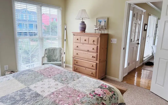 Le Tournesol 4 Bedroom Home by RedAwning