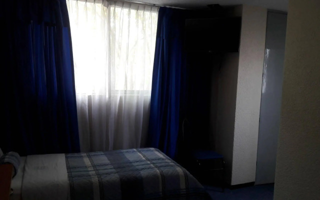 Hotel Polly