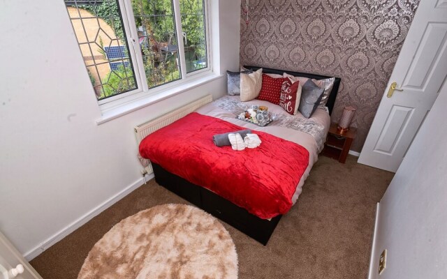 25 Mins to CL! London Amazing 2bedhome Sleeps 1-5