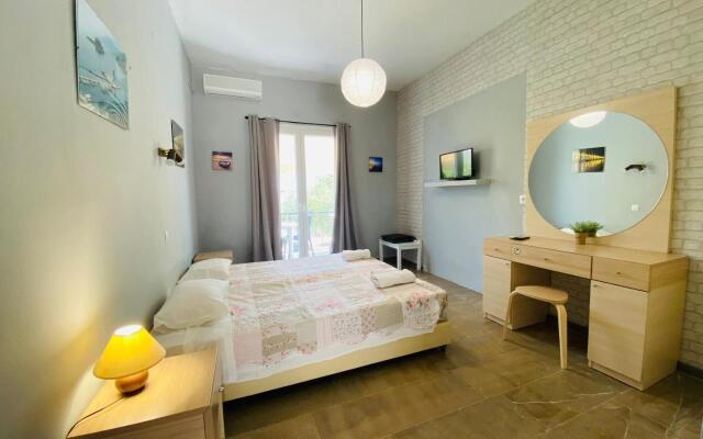 Olive Grove Poolside Apartments