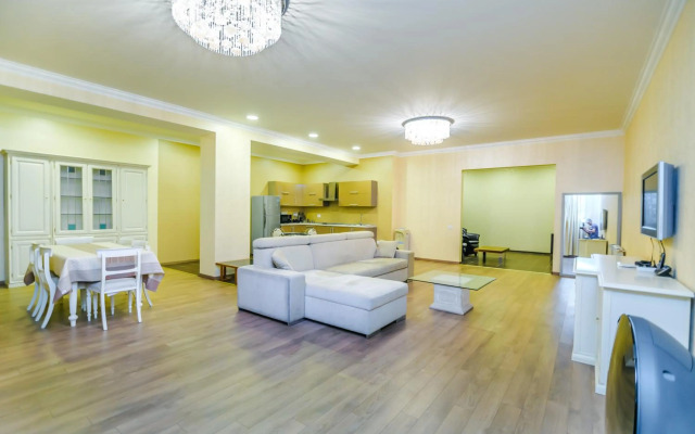 Delux Apartment in Baku Nizami street