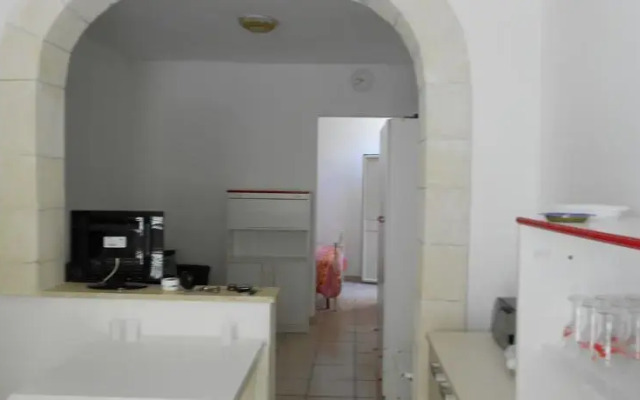 Quattro Colonne di fronte al mare