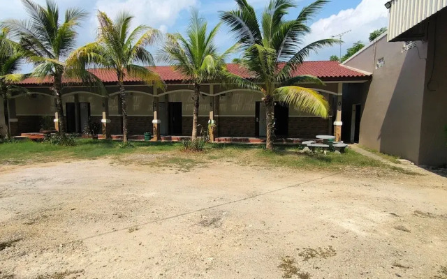 Bandengan Beach Hotel Jepara 2