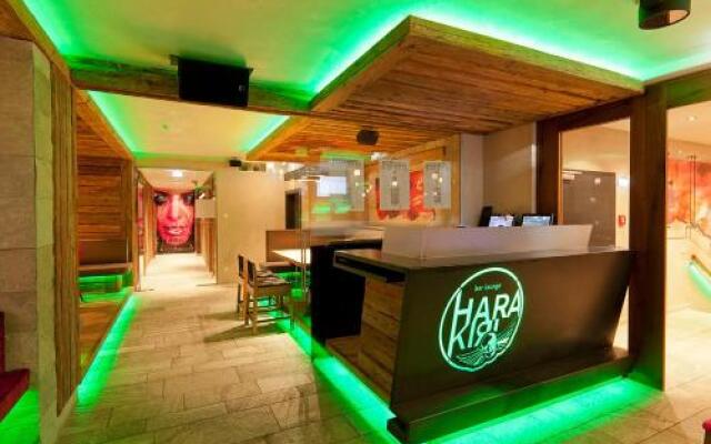 Harakiri Party House