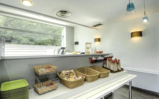 Отель ibis budget Paris Porte de Montmartre