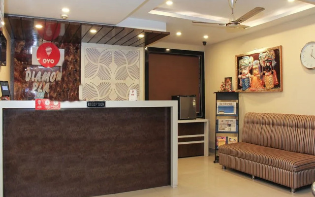 OYO 9818 Hotel Diamond Plaza