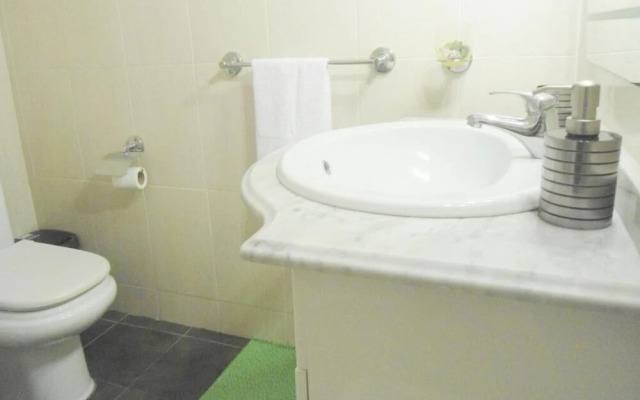 Sunny Apartment with pool by the sea