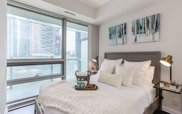 12 York St Condo - Financial District