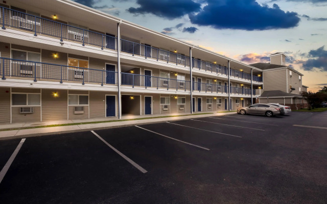 Suburban Studios Lakeland North I-4
