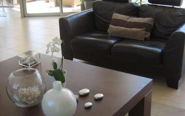 3b Pool Penthouse private hot tub - Larnaca center